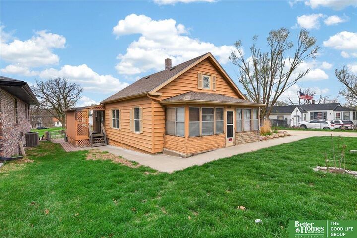 Property Photo:  5420 S 49 Avenue  NE 68117 