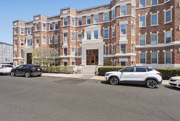 Property Photo:  9 Colborne Road 11  MA 02135 