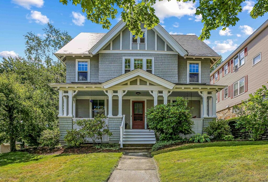 Property Photo:  6 Moore Ave  MA 01602 