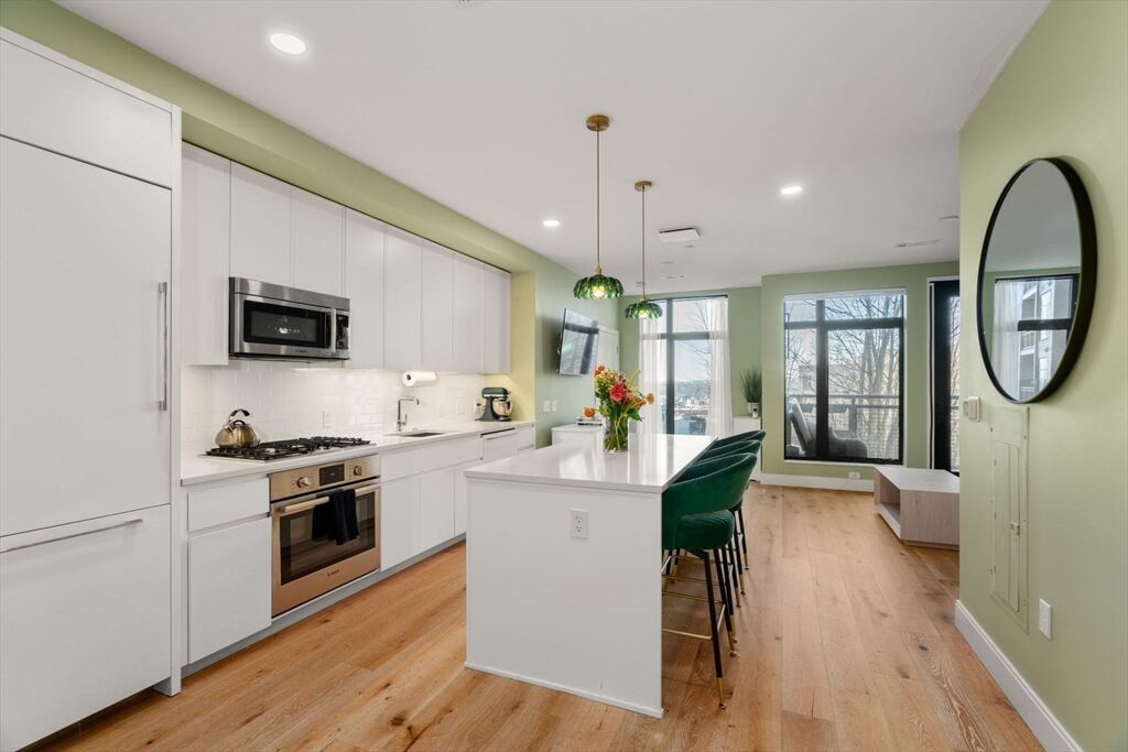 Property Photo: 191 Washington St 423 MA 02135