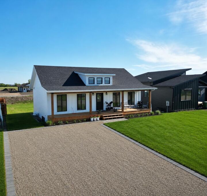 Property Photo: 10406 105 Ave AB T0H 2H0
