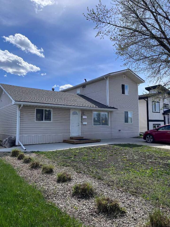 Property Photo: 10531 104 Avenue AB T8V 1G2