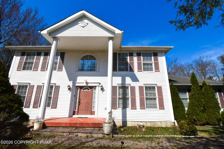 Property Photo:  2570 Country Club Drive  PA 18466 