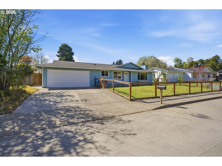 Property Photo:  560 SE Border Ln  OR 97128 