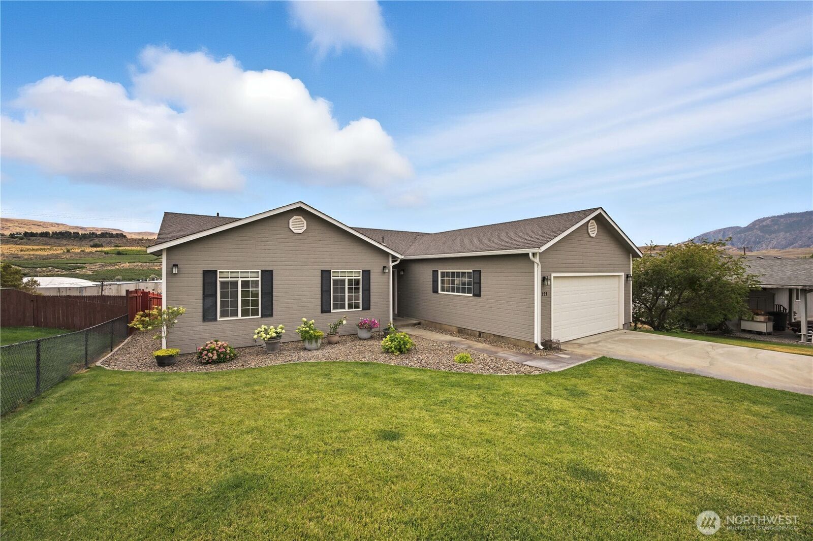 Property Photo: 121 Pryor Drive WA 98846