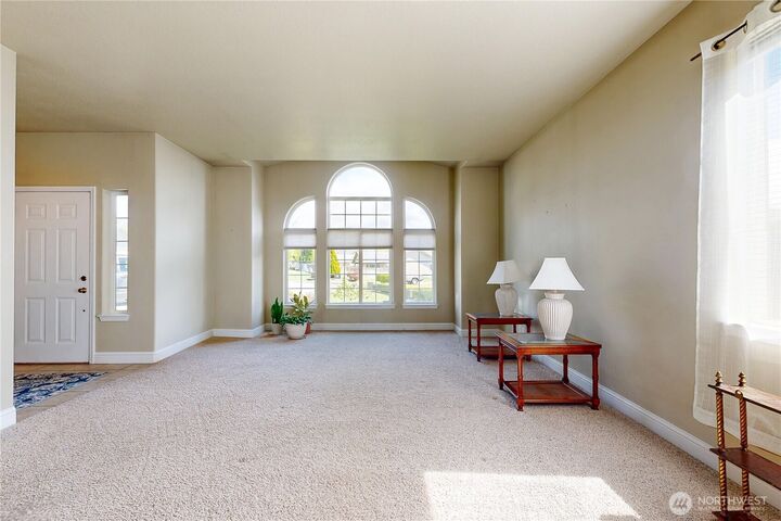 Property Photo:  1726 SE Grassland Court  WA 99324 