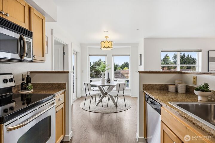 Property Photo: 300 High School Road NE 300 WA 98110