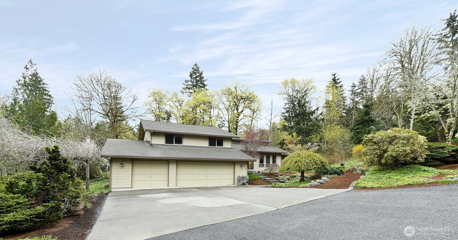 Property Photo:  25216  238th Avenue SE  WA 98038 