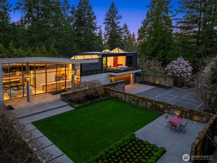 Property Photo:  4445  140th Avenue NE  WA 98005 