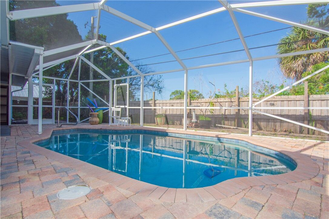 Property Photo:  1545 Highland Avenue  FL 32960 