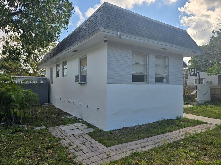 Property Photo:  2418 Sherman St 1  FL 33020 