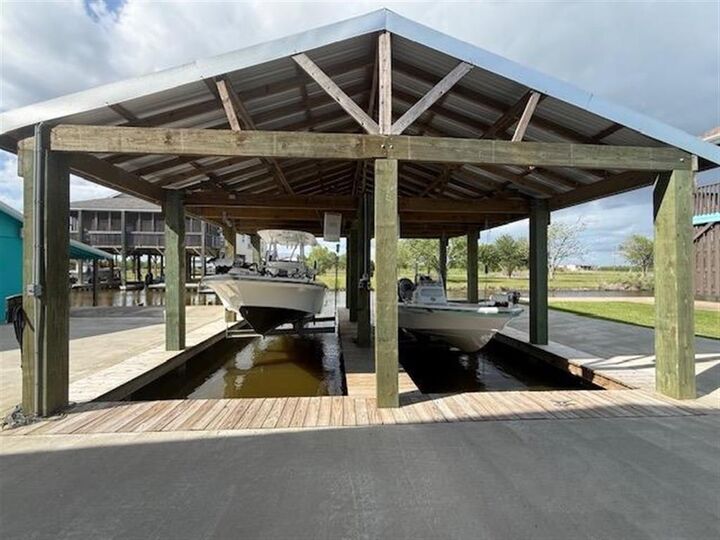 Property Photo: 311 Lake Breeze Rd Road LA 70645