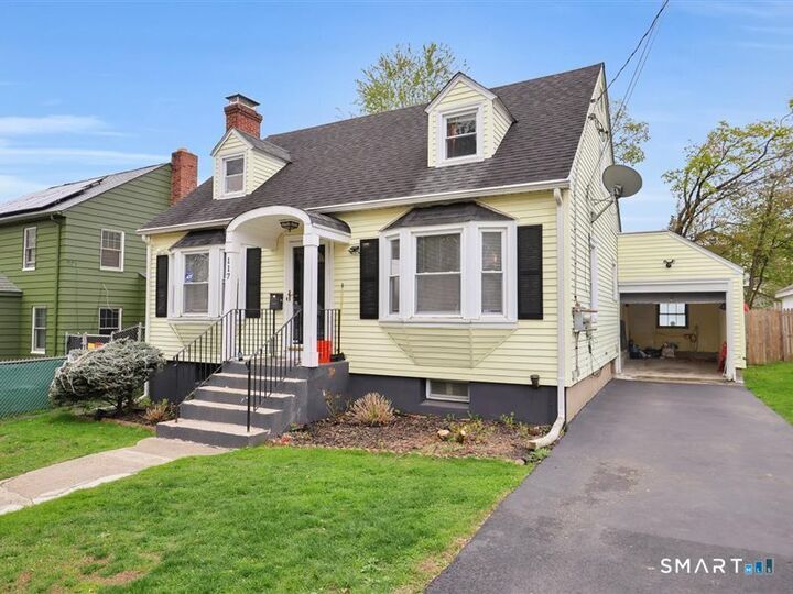 Property Photo:  117 Ansonia Street  CT 06106 