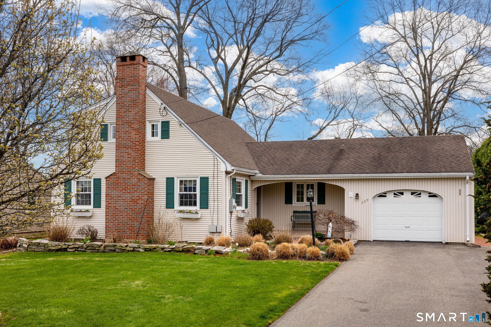 Property Photo:  269 Pine Lane  CT 06109 