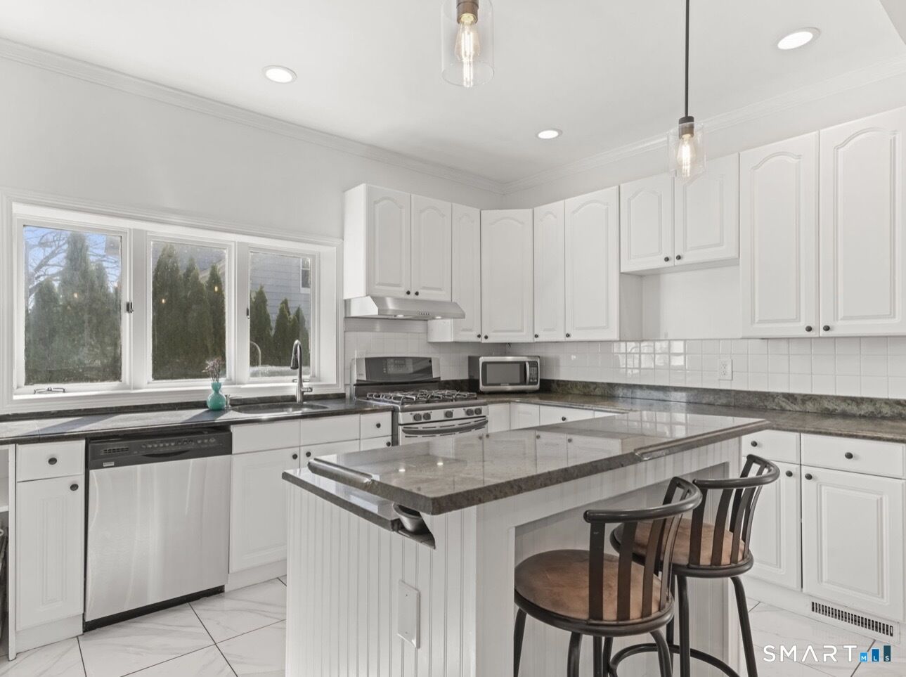 Property Photo:  709 Tunxis Hill Road  CT 06824 