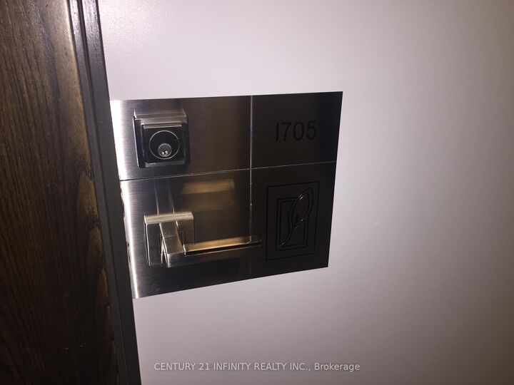 Property Photo:  4011 Brickstone Mews 1705  ON L5B 0J7 