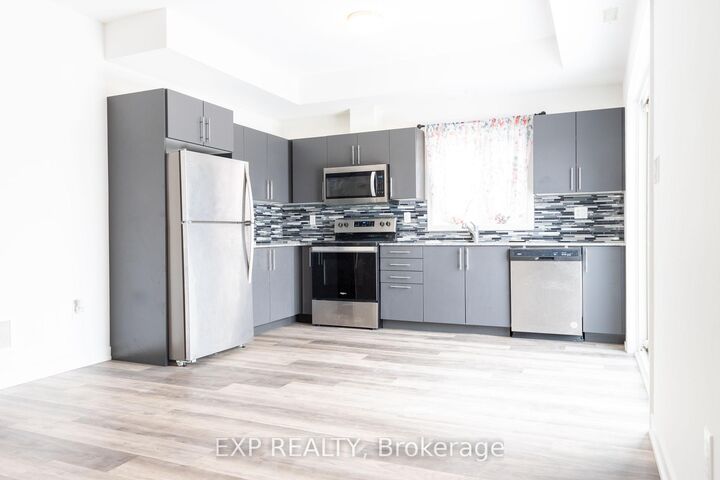 Property Photo: 205 West Oak Trail 40 ON N2R 0R9