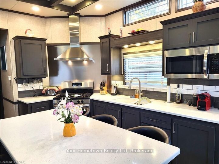 Property Photo: 613 Oak Crescent ON N1M 2W5