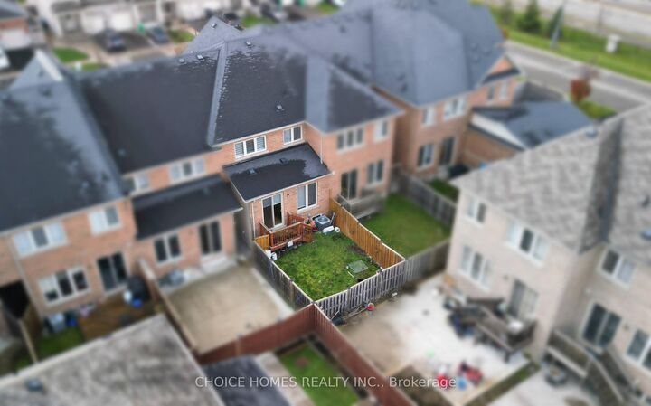 Property Photo: 71 Pendulum Circle ON L6R 3N7