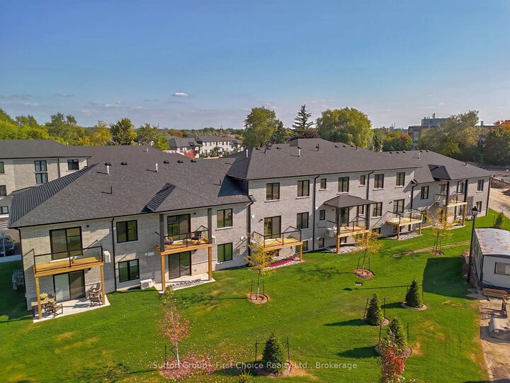 Property Photo: 3202 Vivian Line Unit 32 ON N5A 0K6