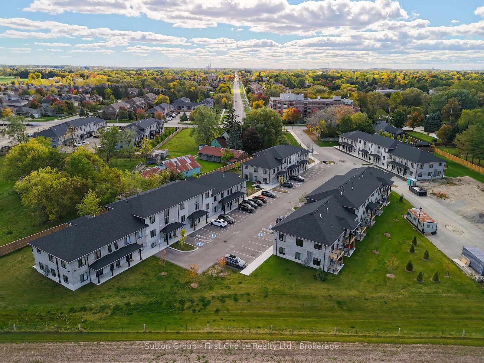 Property Photo: 3202 Vivian Line Unit 35 ON N5A 0K6