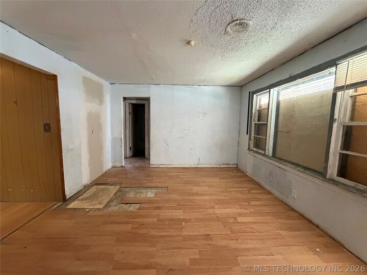 Property Photo:  1004 Fremont Street  OK 74401 