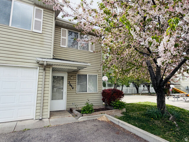 Property Photo: 3484 S 200 E UT 84115