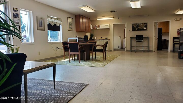 Property Photo:  223 W Wine Country Rd  WA 98930 