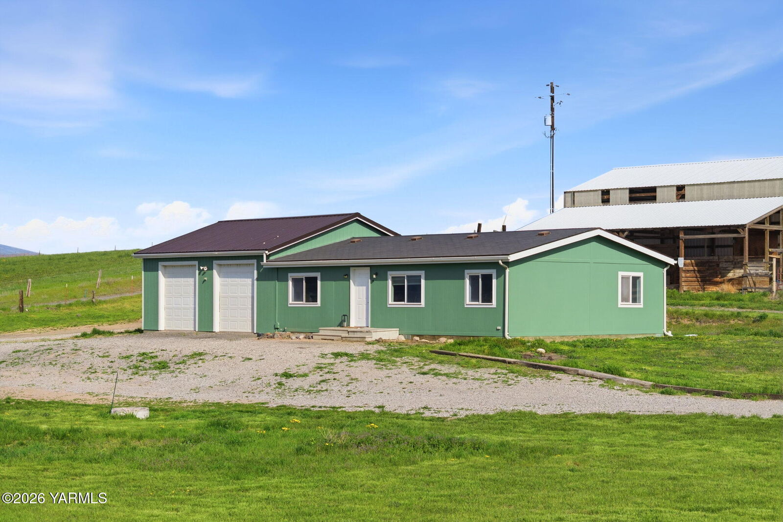 Property Photo:  201 Gopher Rd  WA 98942 