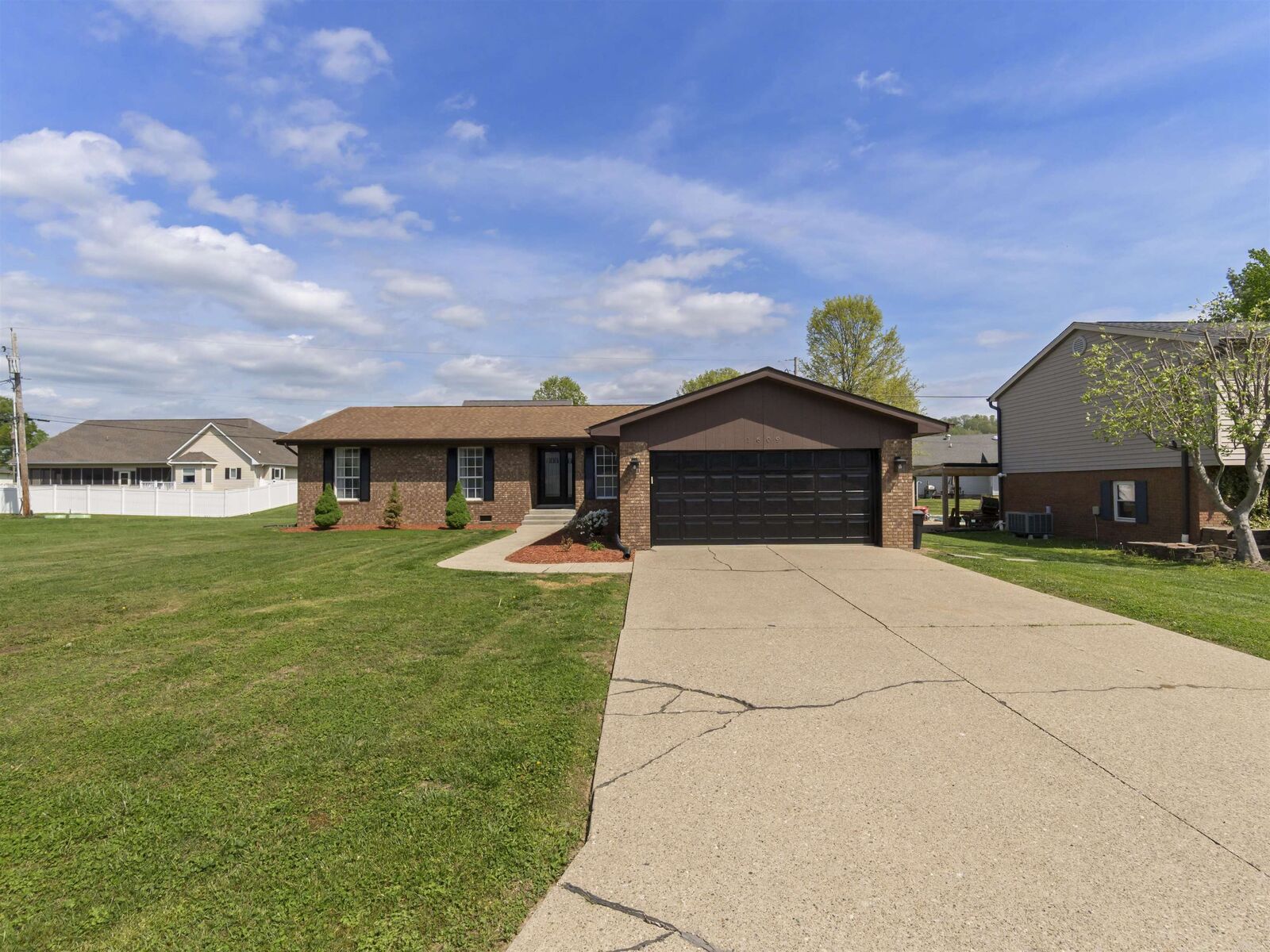 Property Photo:  1609 Gainesway Drive  KY 41183 