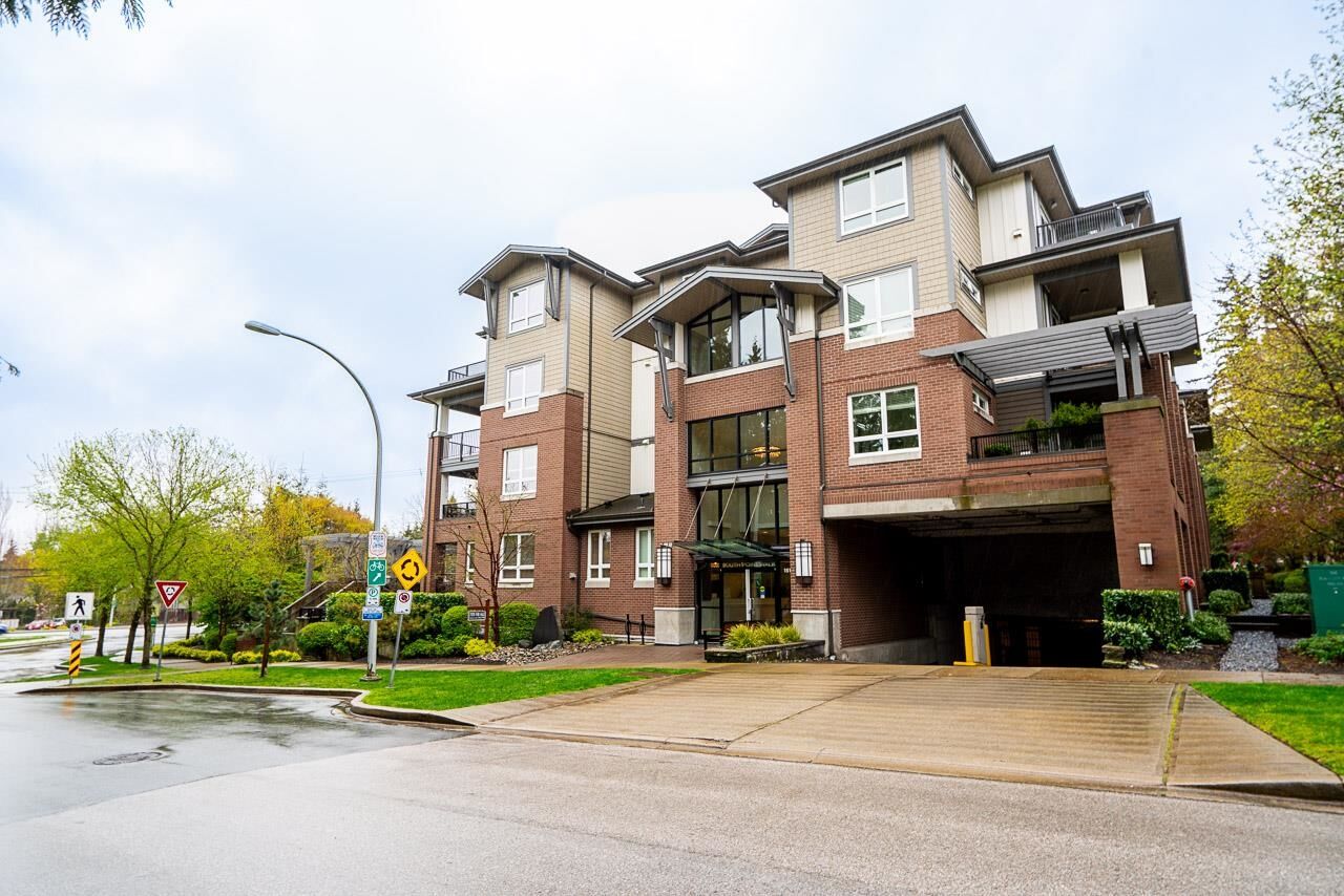 Property Photo: 308 15188 29A Avenue BC V4P 1H1