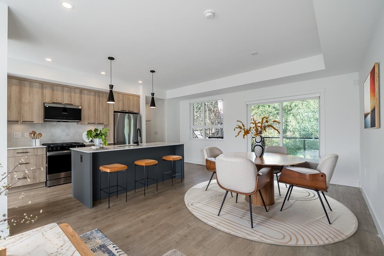 Property Photo: 10527 155 Street 14 BC V3R 0S1