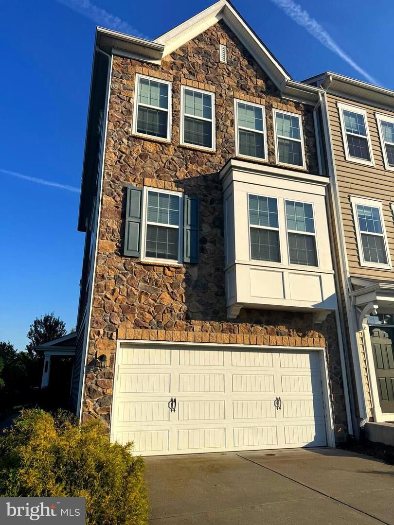 Property Photo:  45029 Graduate Terrace  VA 20147 