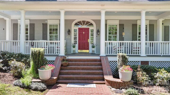 Property Photo:  2953 Ninth Tee Drive  NC 28658 