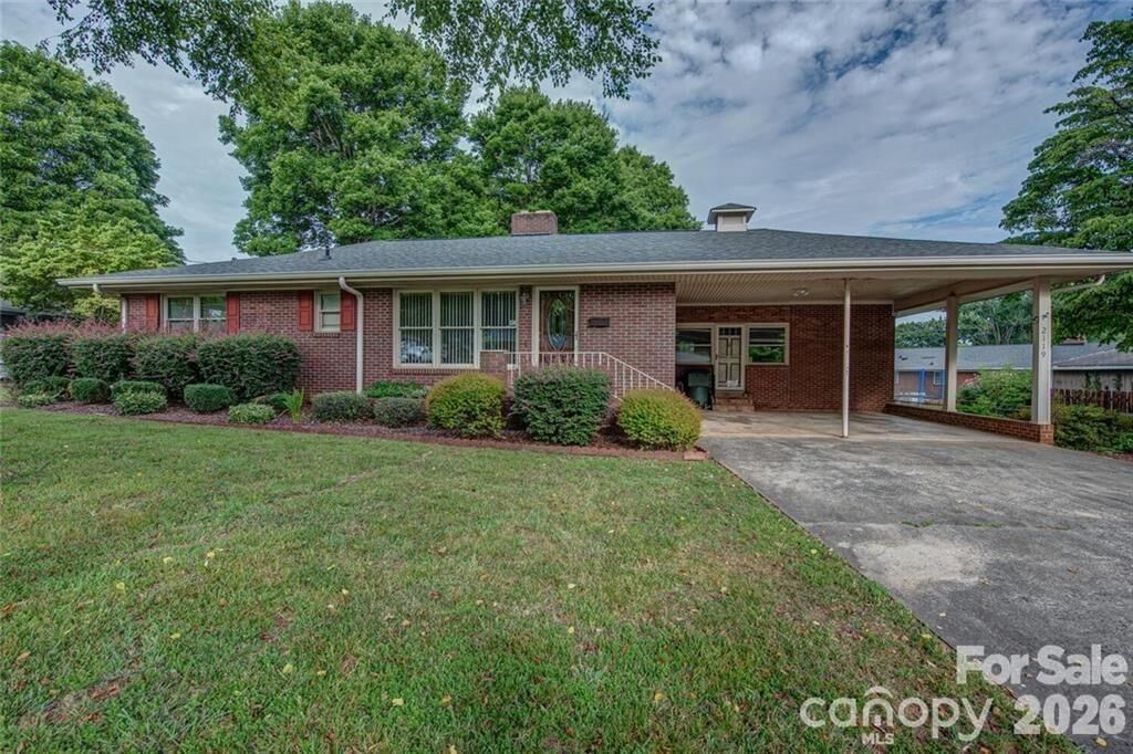 Property Photo:  2119 Pamela Street  NC 28054 