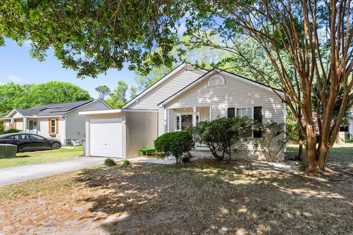 Property Photo:  1147 Landsdowne Drive  SC 29412 