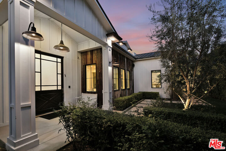 Property Photo:  17201 McCormick St  CA 91316 