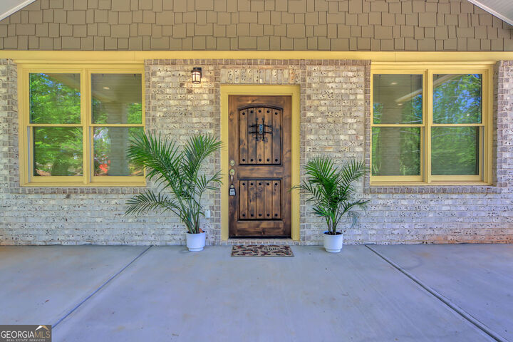 Property Photo:  5429 E Mountain Street  GA 30083 