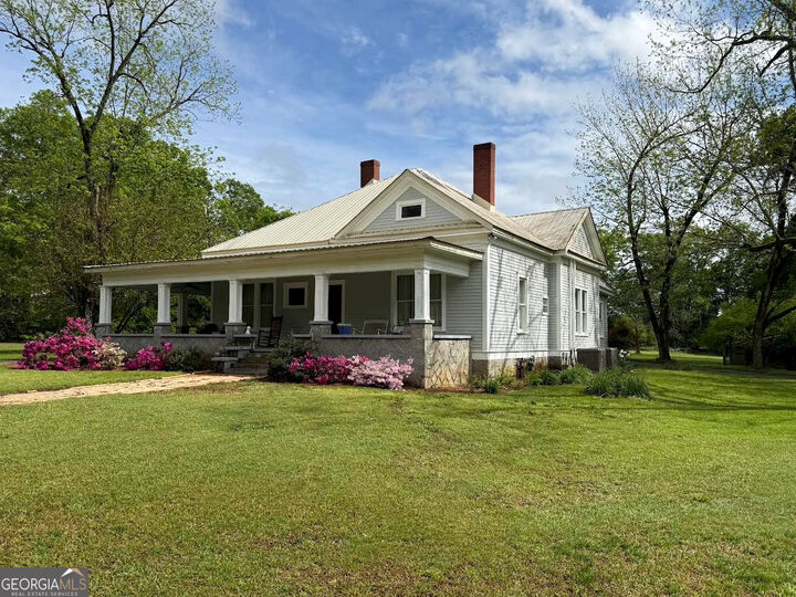 Property Photo:  670 S Railroad Avenue  GA 30627 