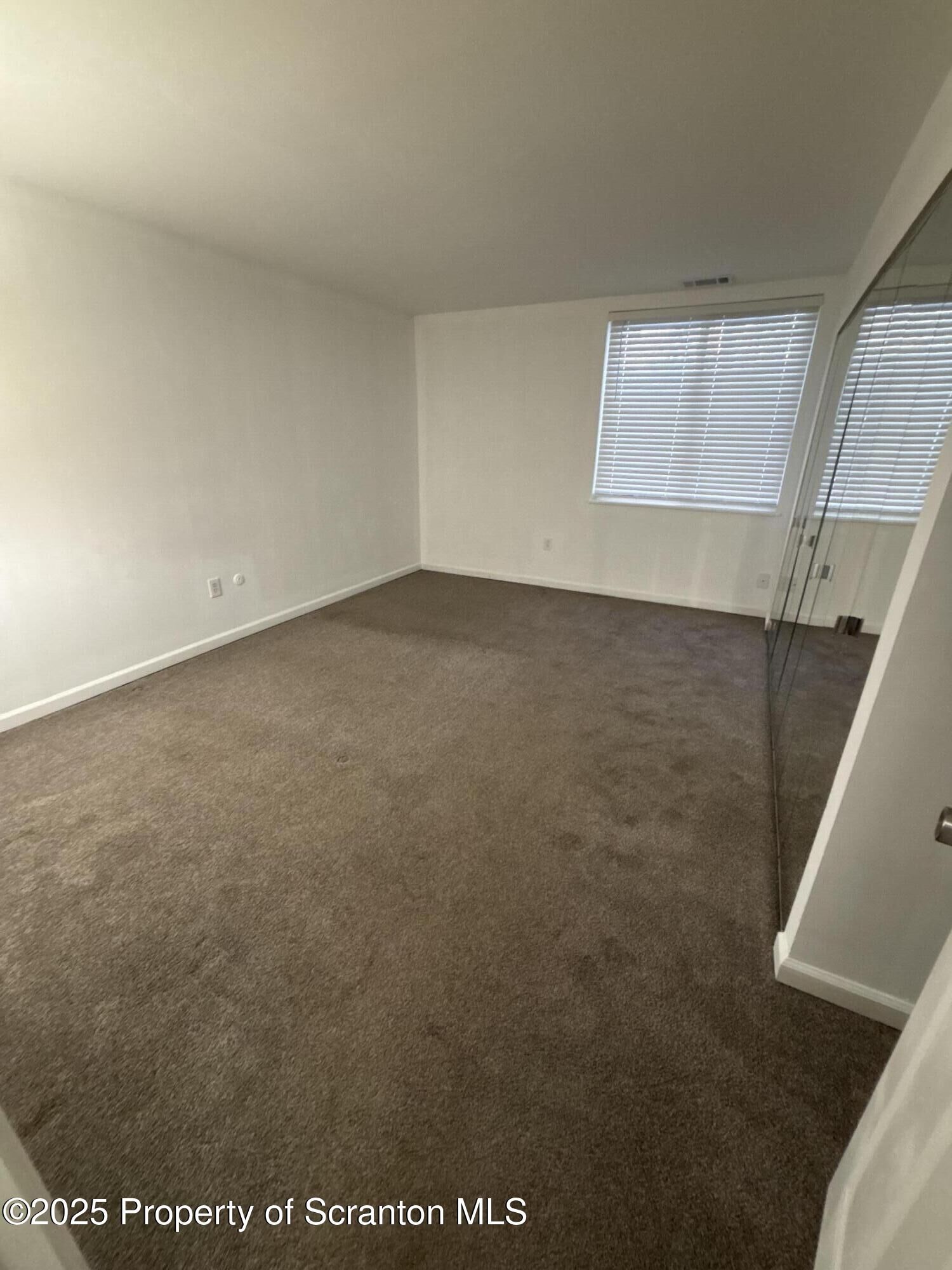 Property Photo:  1704 Summit Pointe  PA 18508 