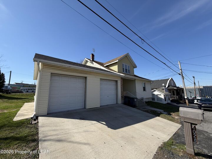 Property Photo:  1028 Pennsylvania 940  PA 18202 
