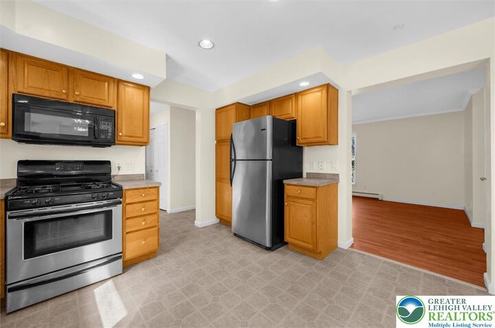 Property Photo:  9822 Deerwood Drive  PA 18466 