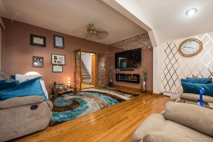 Property Photo:  72 Oakley Avenue  NY 11003 