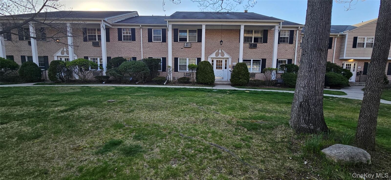 Property Photo:  276 Parkside Drive  NY 10901 