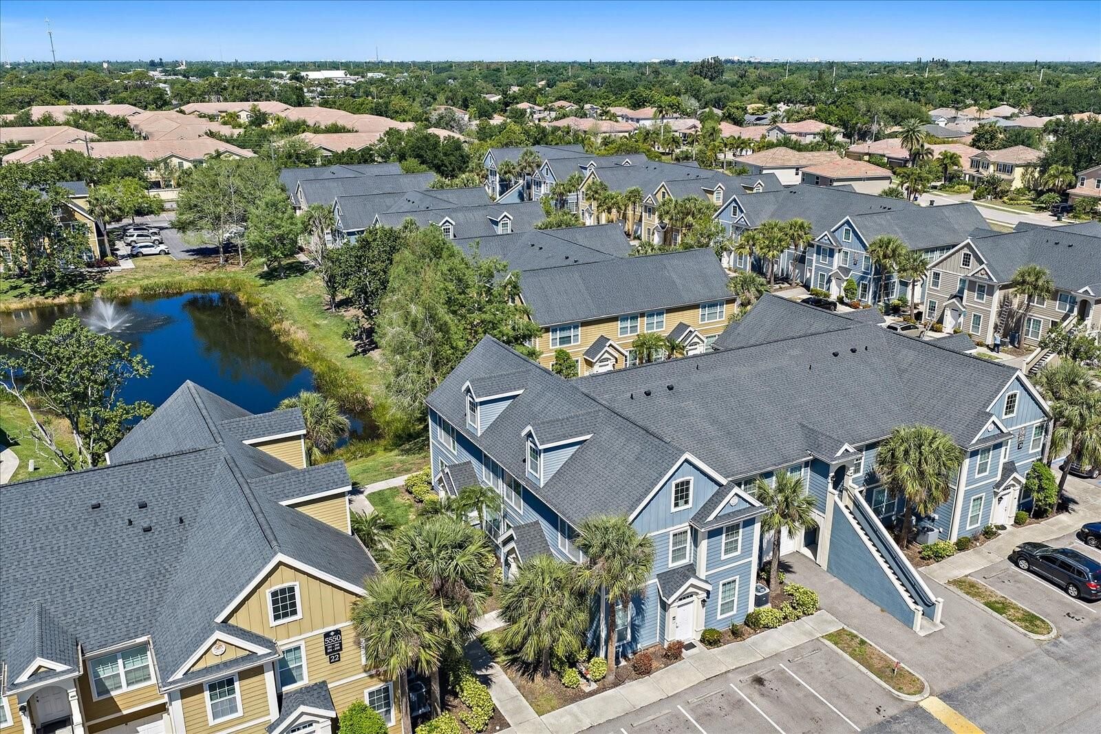 Property Photo:  5540 Rosehill Road 201  FL 34233 