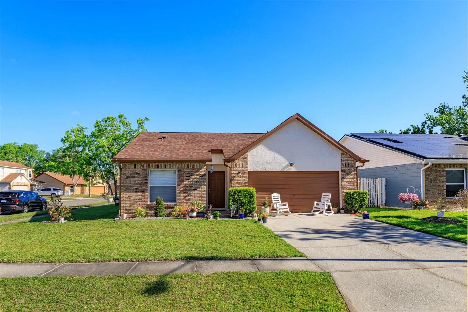 Property Photo: 601 Oak Manor Circle FL 32825
