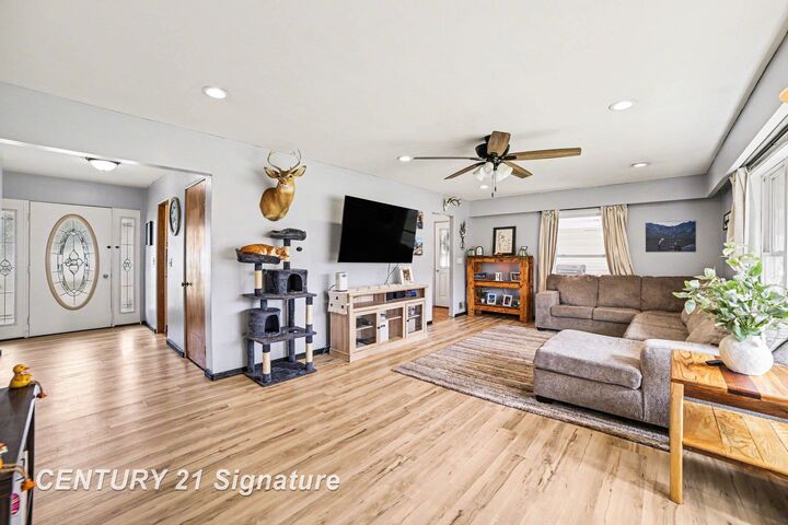 Property Photo:  3036 E Miller Road  MI 48640 