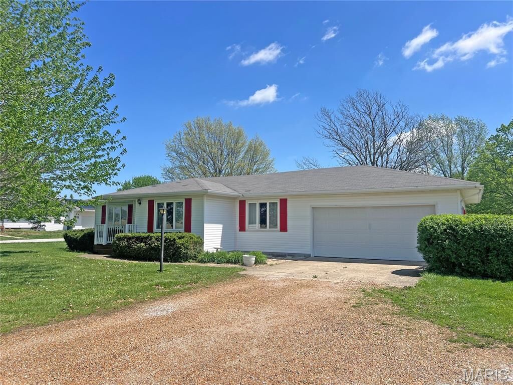 Property Photo: 172 Ballpark Trail IL 62056