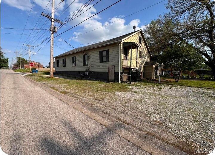 Property Photo:  2137 Bryan Avenue  IL 62040 