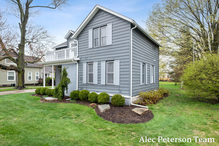 Property Photo:  107 W Main Avenue  MI 49464 